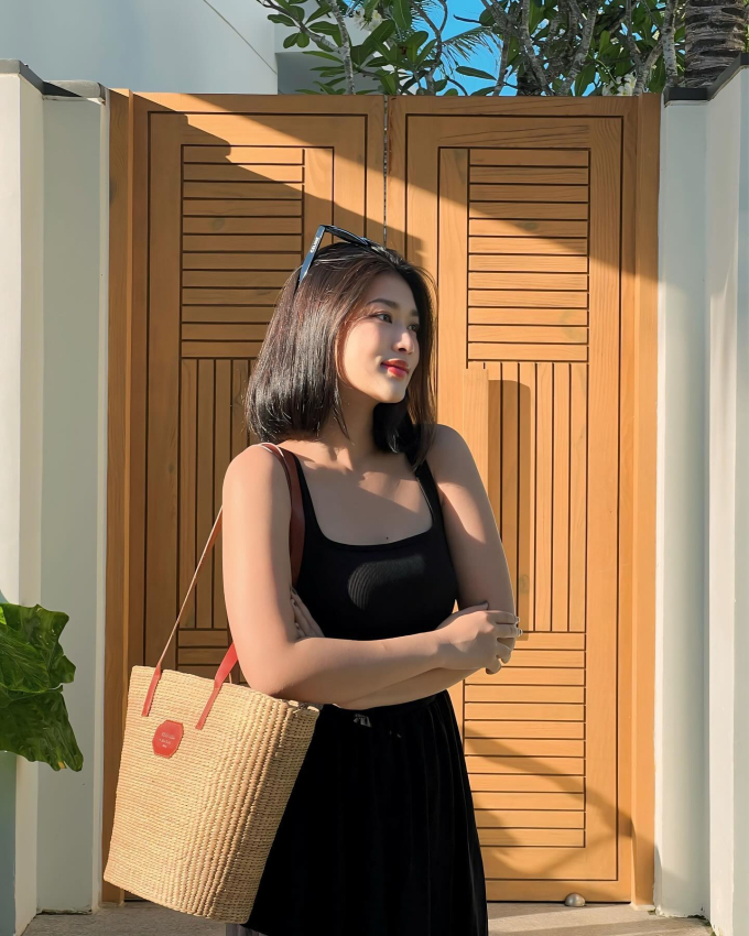 Miss Grand Vietnam gây bão mạng năm 2022: Hiện tại thăng hạng về cả nhan sắc lẫn phong cách - Ảnh 12. Miss Grand Vietnam gây bão mạng năm 2022: Hiện tại thăng hạng về cả nhan sắc lẫn phong cách - Ảnh 12.