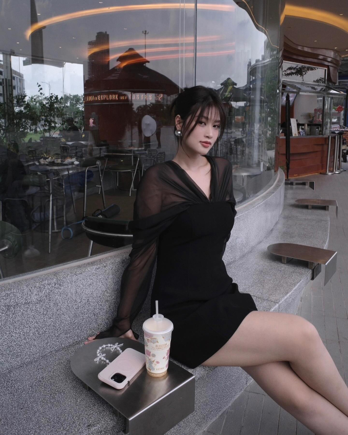 Miss Grand Vietnam gây bão mạng năm 2022: Hiện tại thăng hạng về cả nhan sắc lẫn phong cách - Ảnh 4. Miss Grand Vietnam gây bão mạng năm 2022: Hiện tại thăng hạng về cả nhan sắc lẫn phong cách - Ảnh 4.