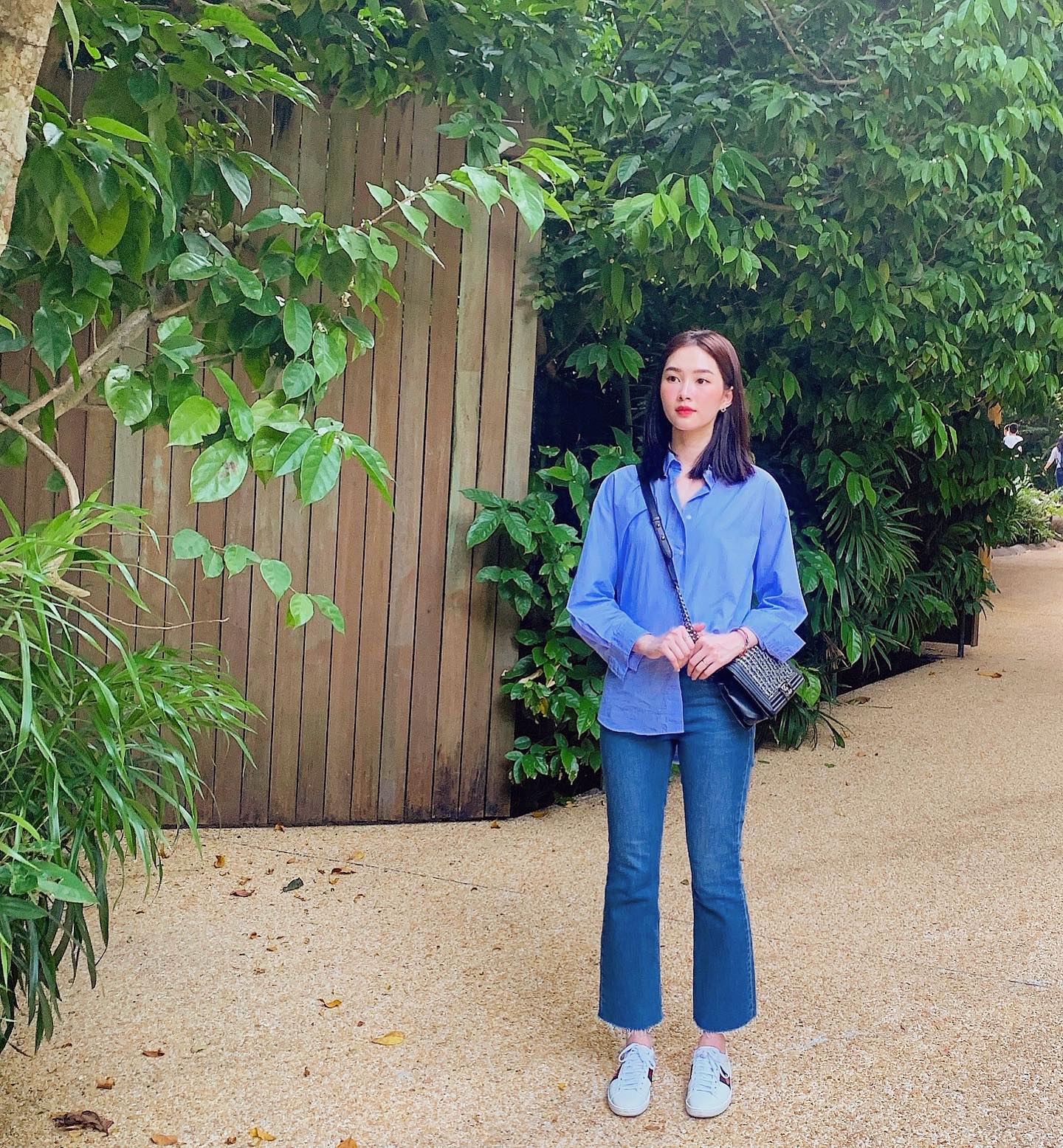Mỹ nhân Việt có 10 cách diện quần jeans ống đứng đơn giản mà đẹp- Ảnh 10. Mỹ nhân Việt có 10 cách diện quần jeans ống đứng đơn giản mà đẹp- Ảnh 10.