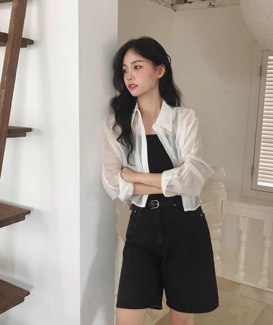 5 kiểu sơ mi cần có trong tủ đồ của nàng công sở sành điệu- Ảnh 3. 5 kiểu sơ mi cần có trong tủ đồ của nàng công sở sành điệu- Ảnh 3.